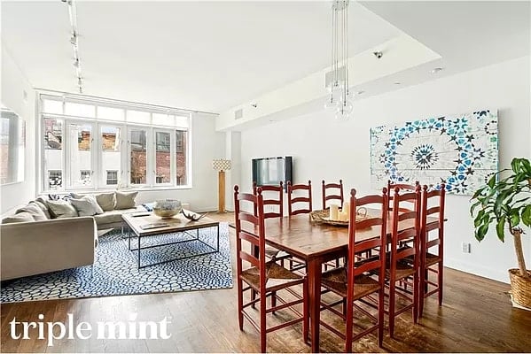 246 W 17th St Unit: 3D