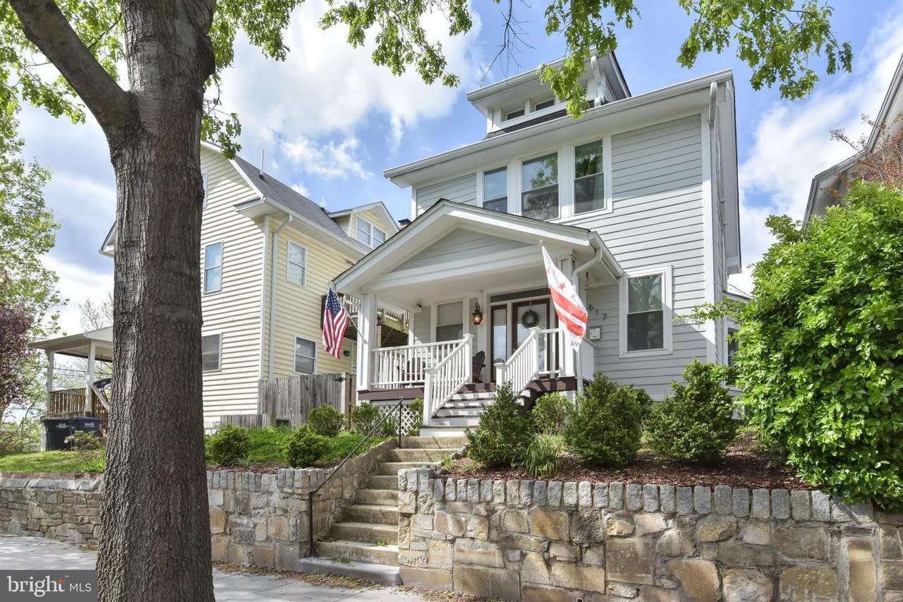 617 Webster St NW