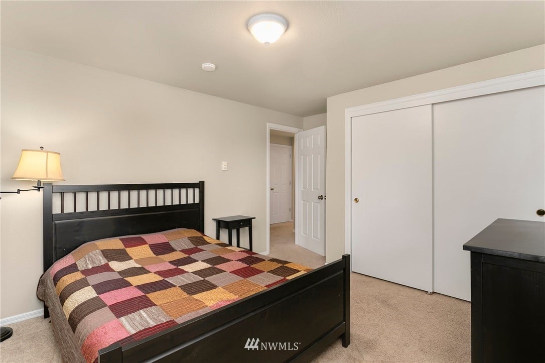 214 77th Pl