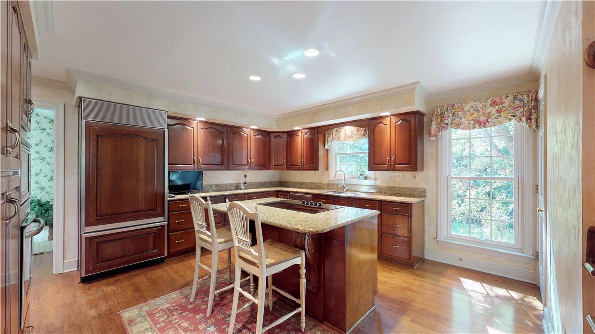 85 Alexander Dr
