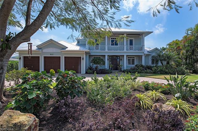 738 Golf Dr S