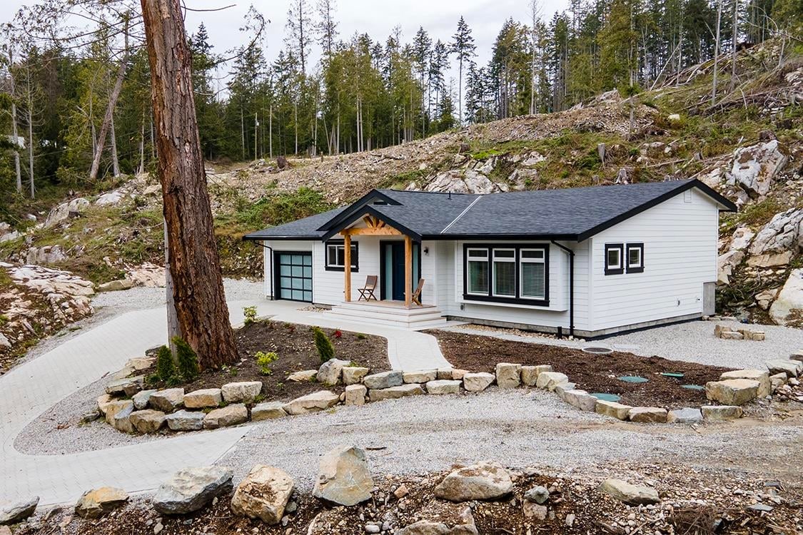5758 Sargeant Bay Heights Rd
