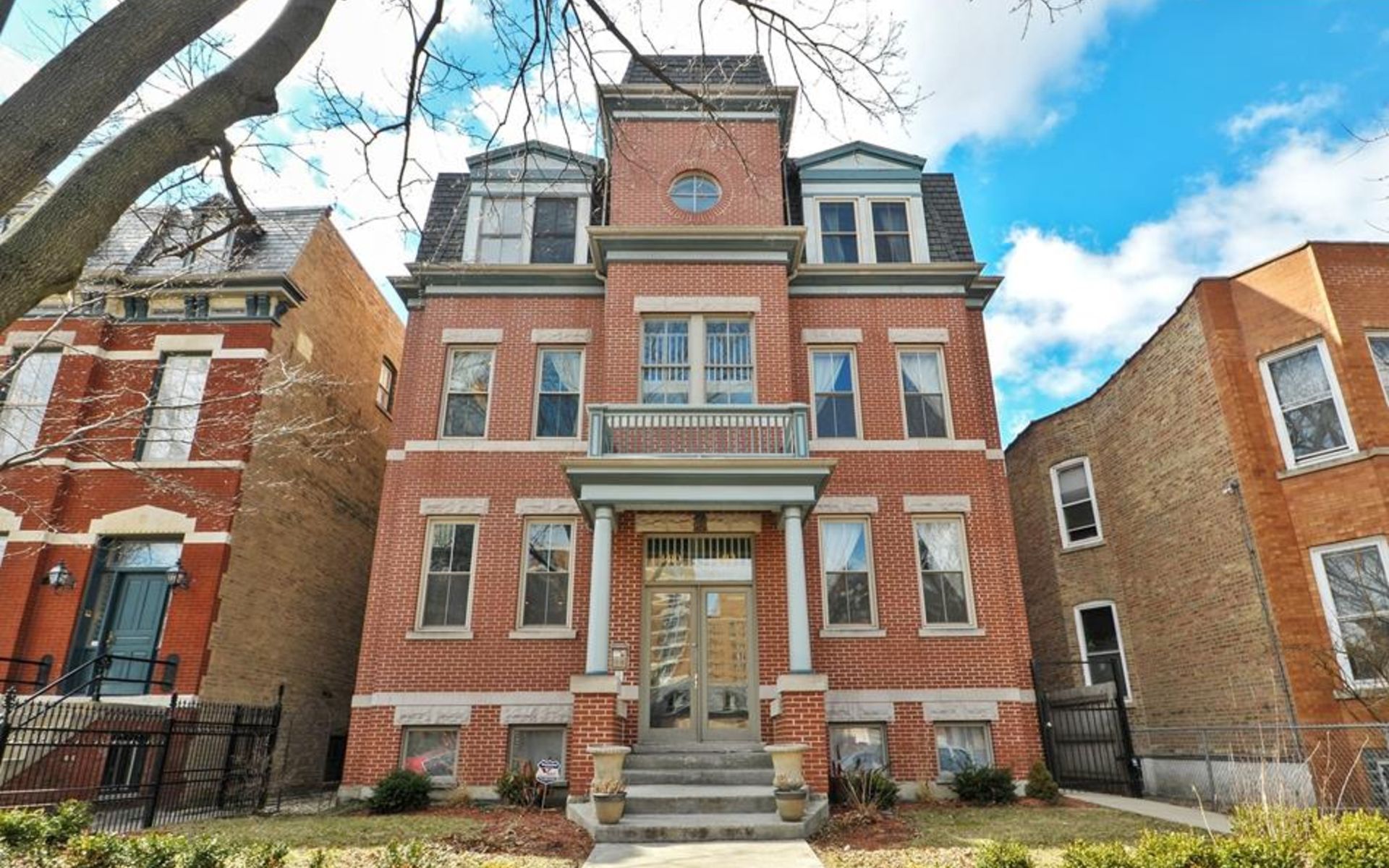 1410 N Hoyne Ave, #2A