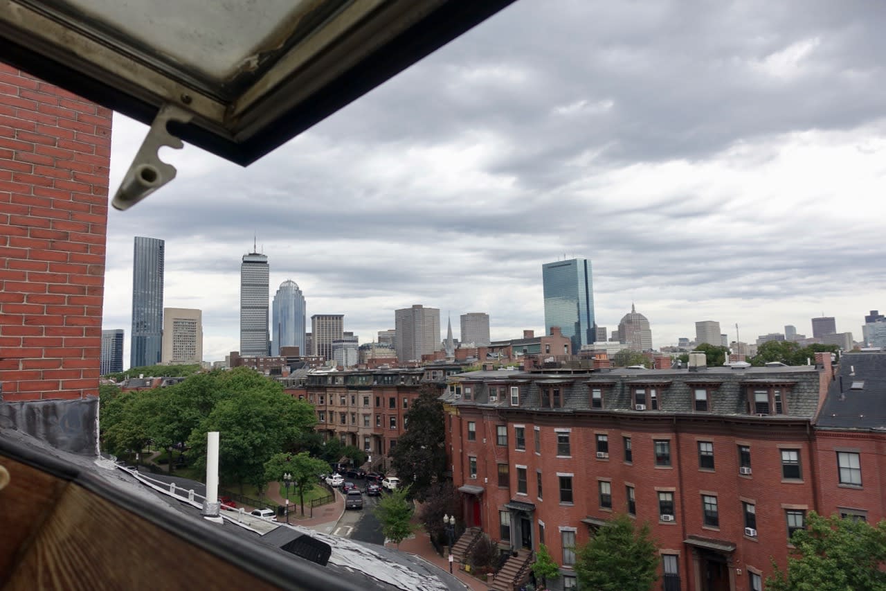 Unique Penthouse 1 bed w/ 2 Decks, exposed brick and laundry in unit! 