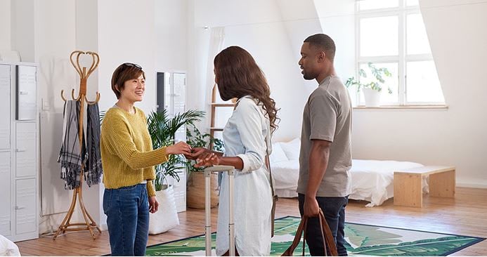 Hosting Guests? Little Touches That Take Your Guest Room to Hotel Heights