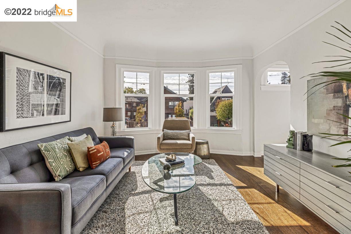 2439 Roosevelt Ave