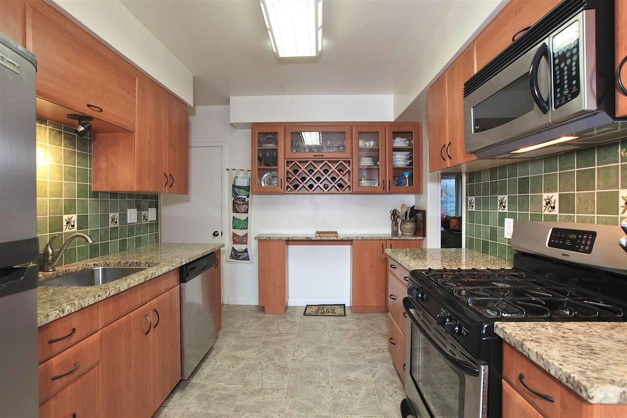 2801 Woodbine Dr