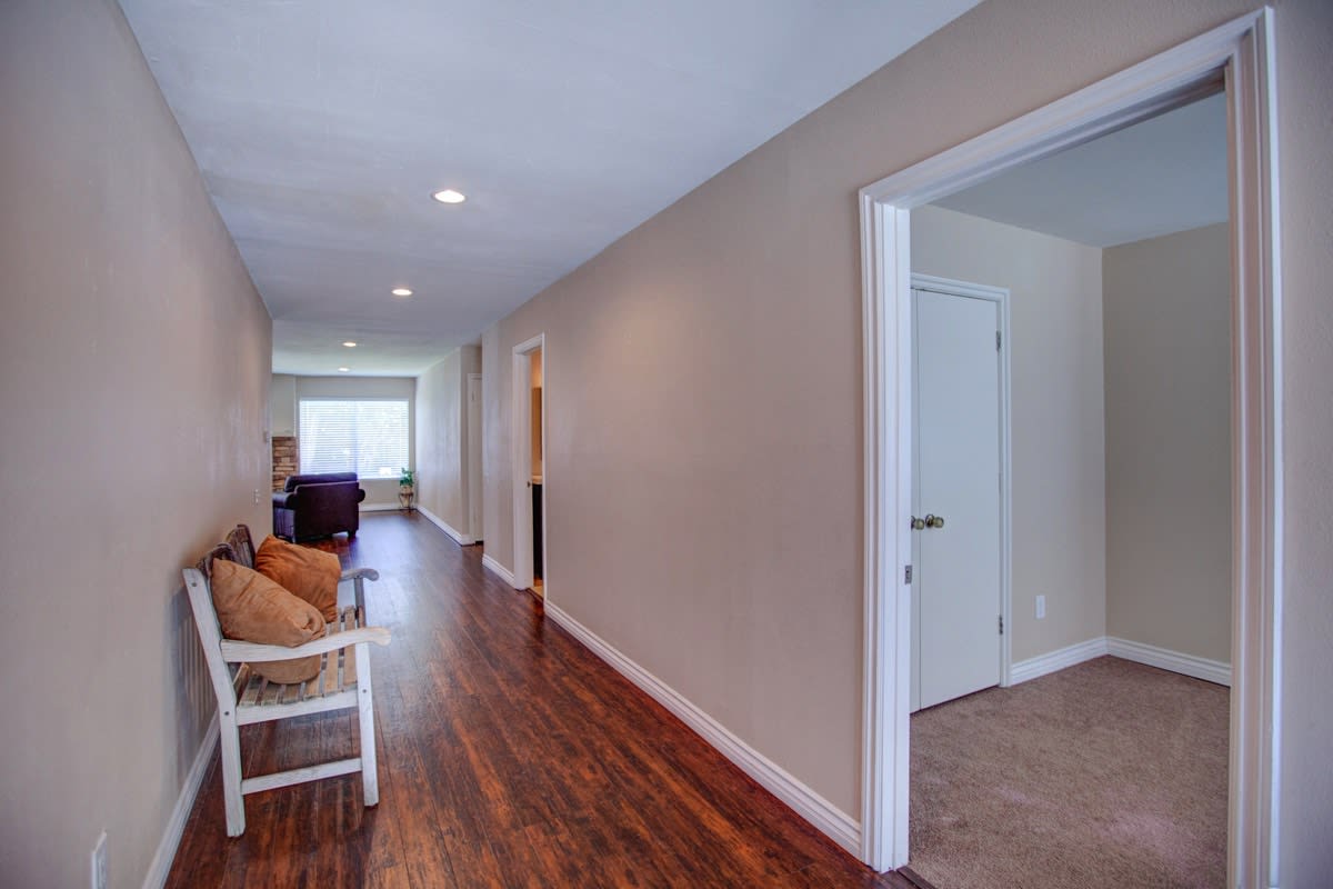 23798 Via Helina Valencia, CA
