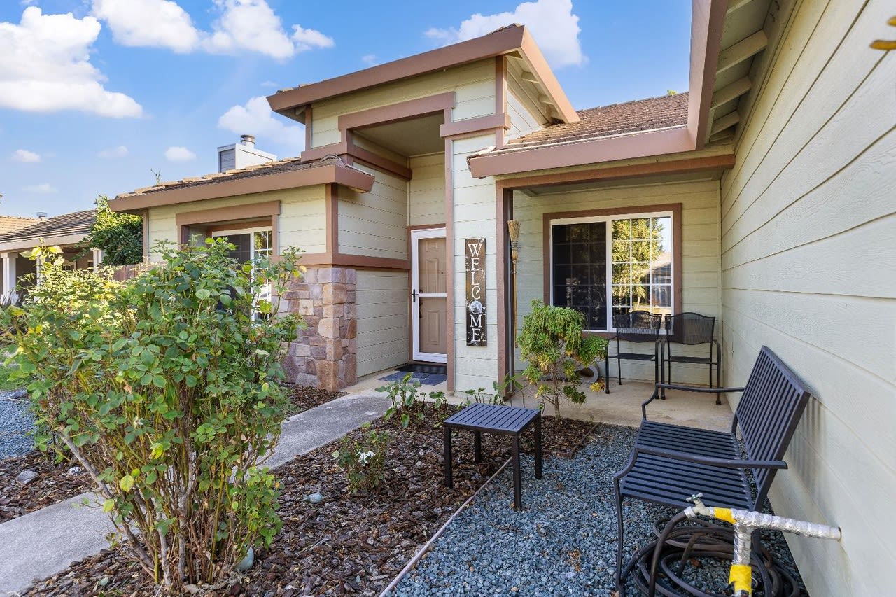 2322 Shady Ln