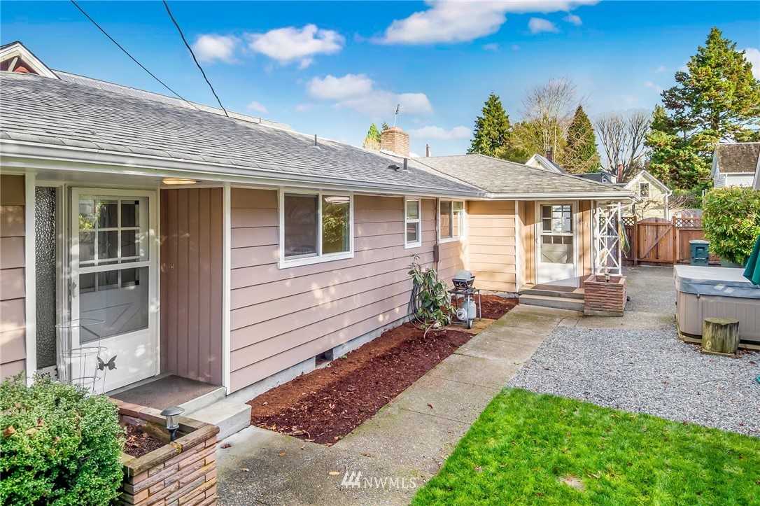 409 Ave D