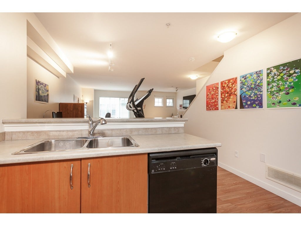 101-12040 68 Ave