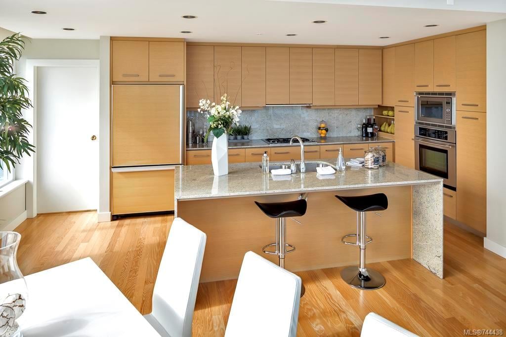 709-9809 Seaport Pl