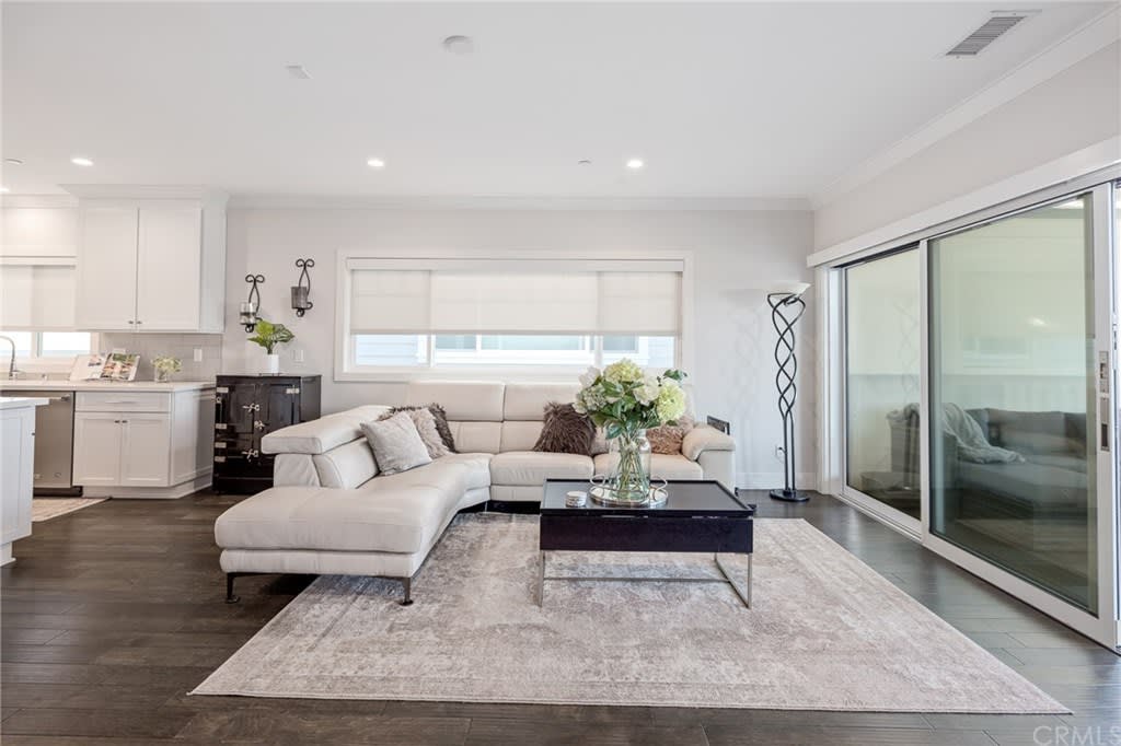 17508 Van Ness Ave