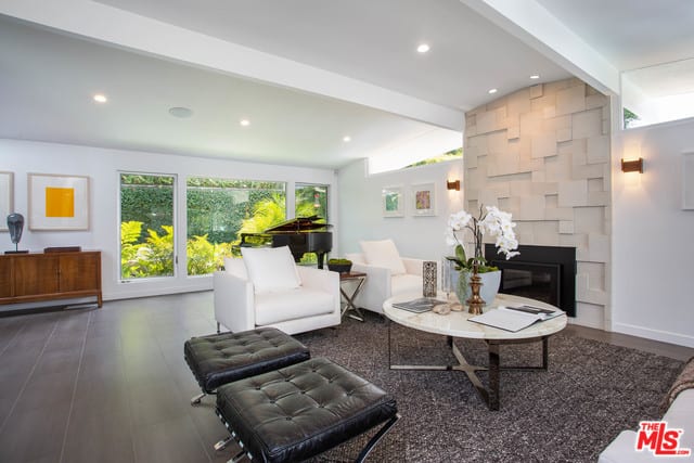 3553 Crownridge Dr