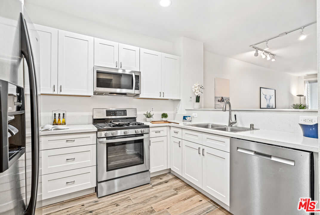 6400 Crescent Park Apt 108