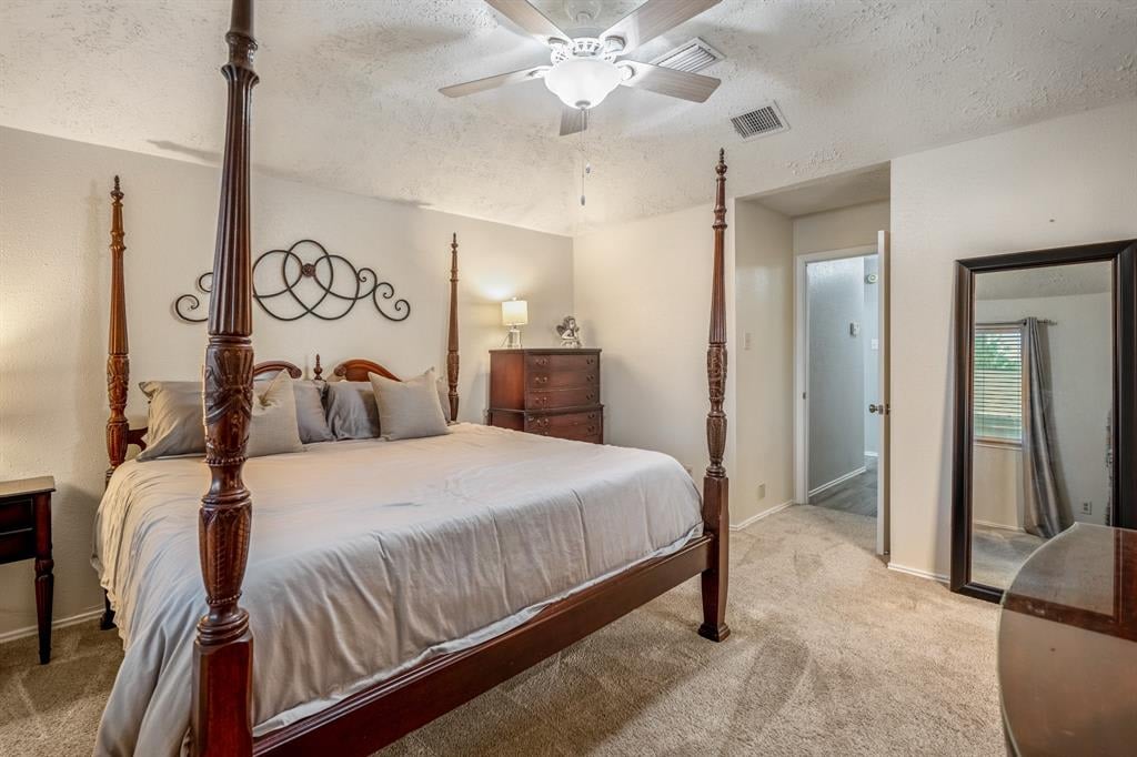 13411 LYNDONVILLE DRIVE