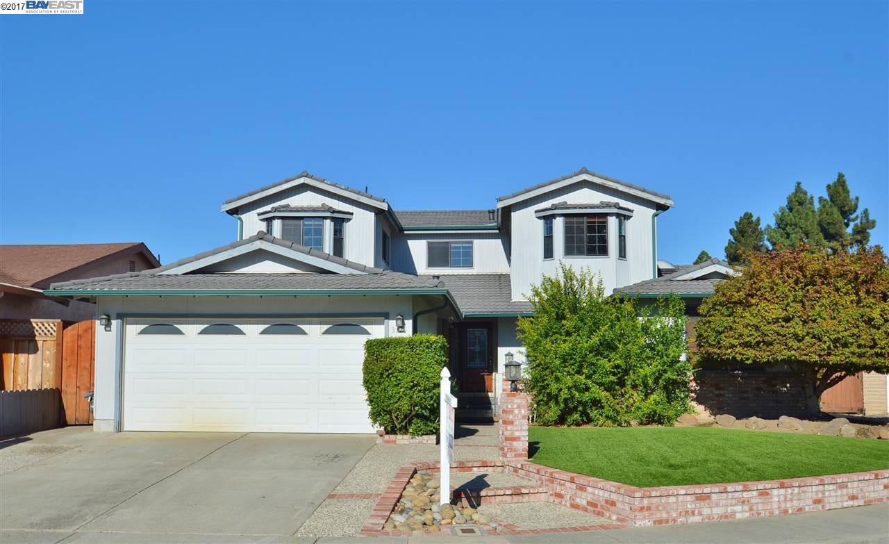 3121 Mackenzie Pl