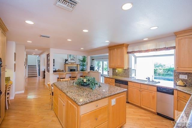 1561 Shadowglen Court