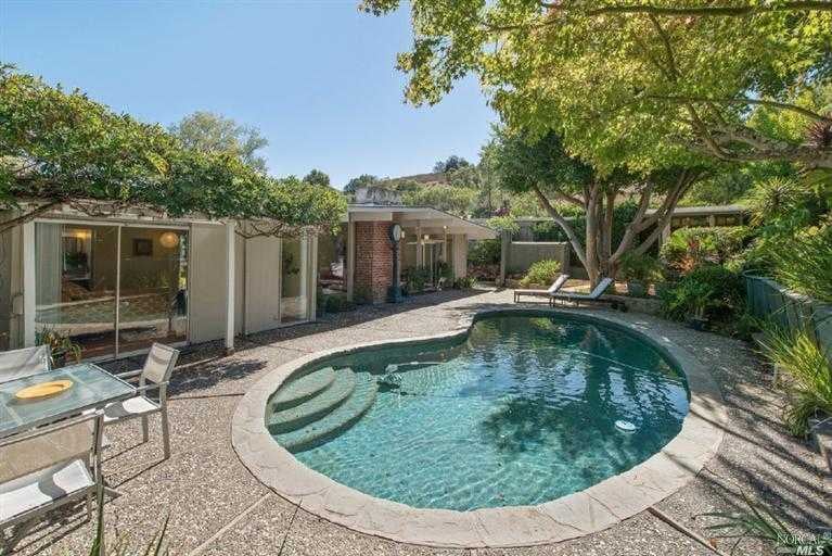 8 Cabrillo Ct