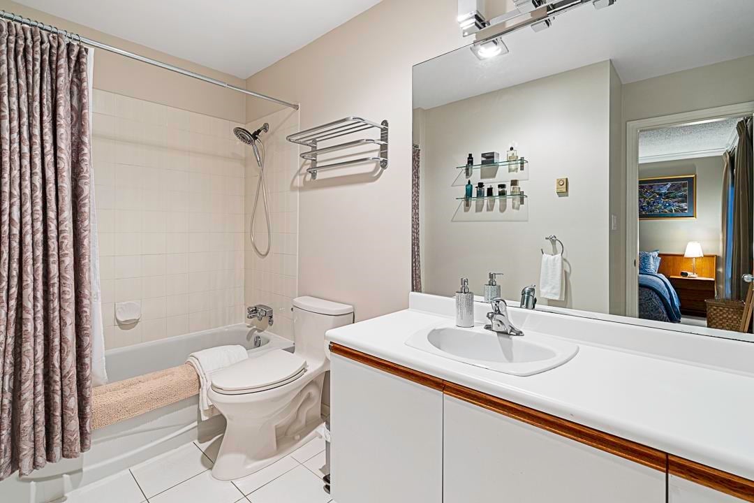 203 W 18th St