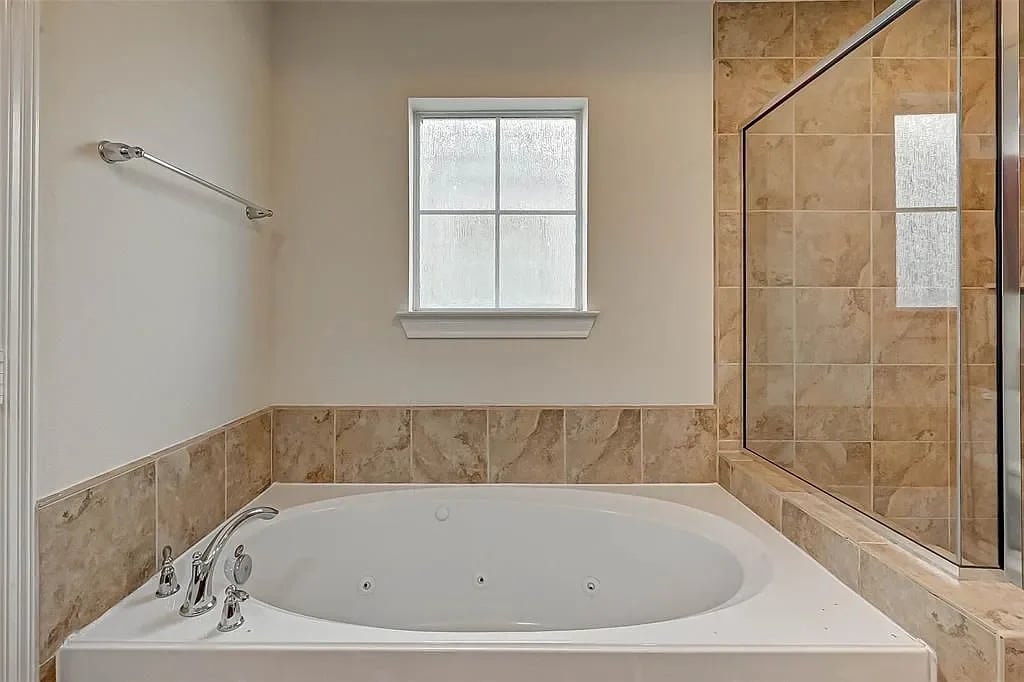 3216 Clearview Cir