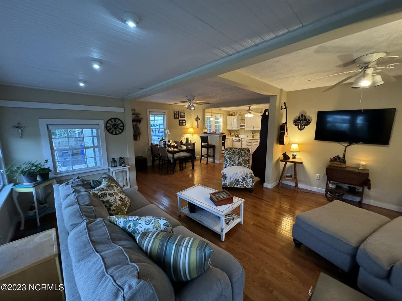 309 Hamlet Ave
