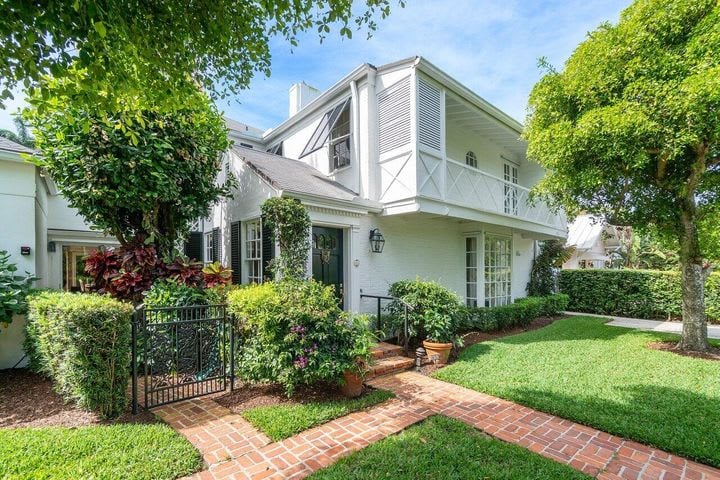 432 Seabreeze Avenue