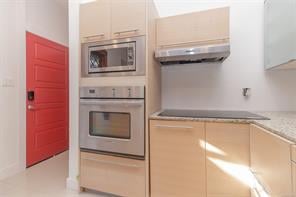 919 Selkirk Ave
