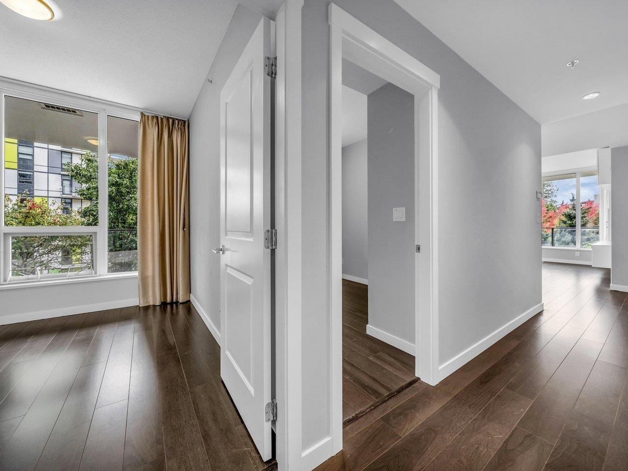 207-5628 Birney Ave