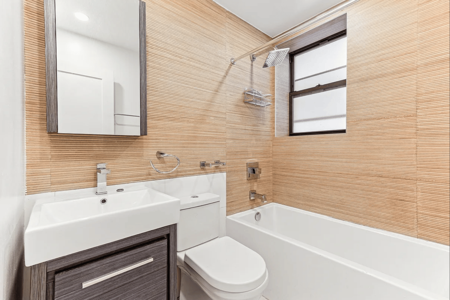 879 Dekalb Avenue, Apt 2