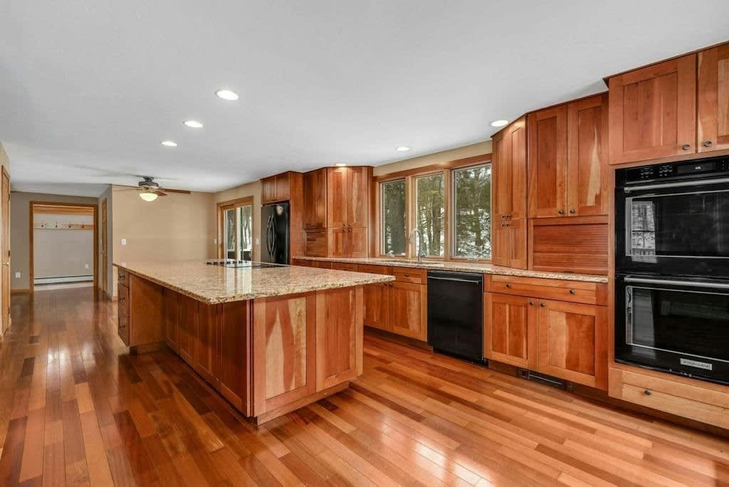 1010 Flat Hill Rd