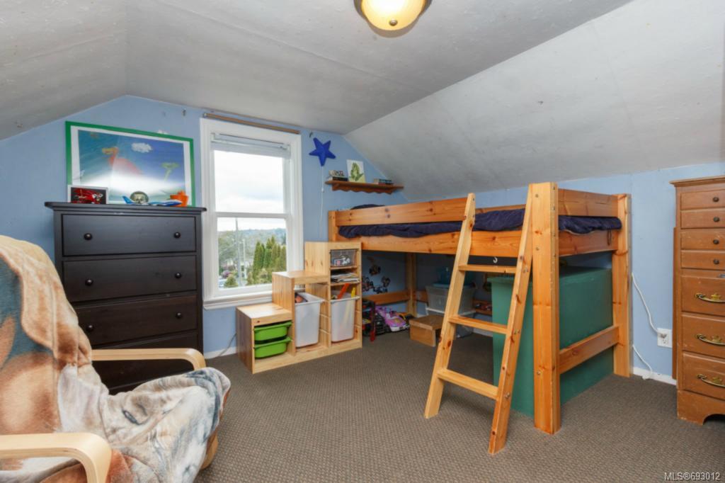 3925 Glanford Ave, Saanich