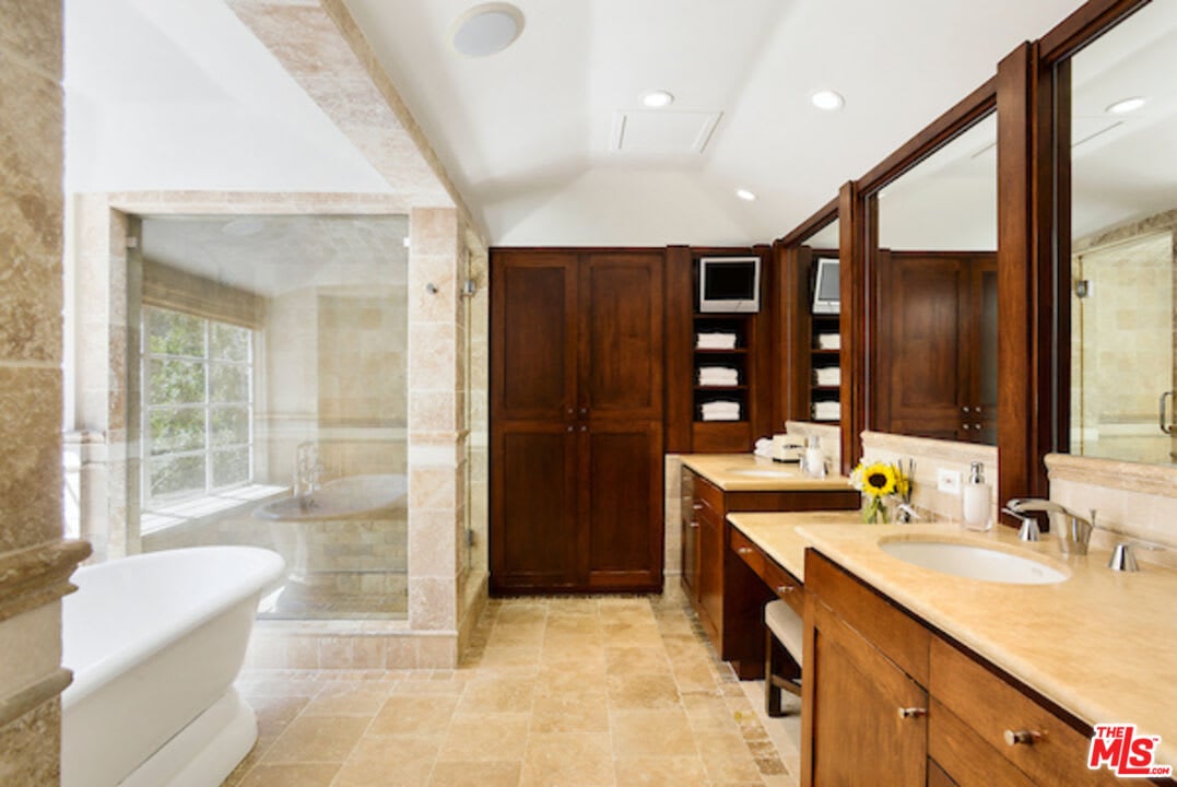 Ridge Oasis