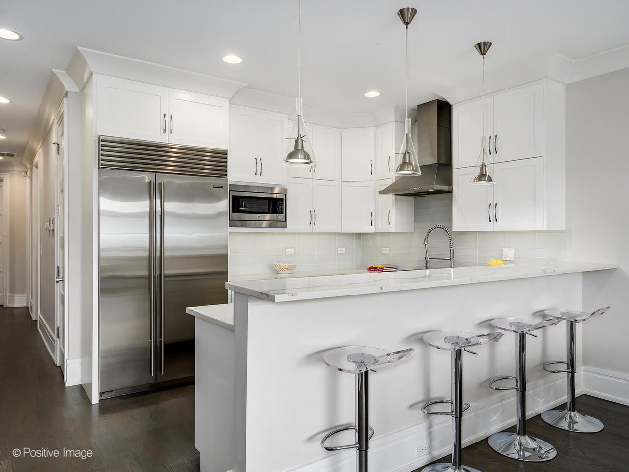 2040 N Burling