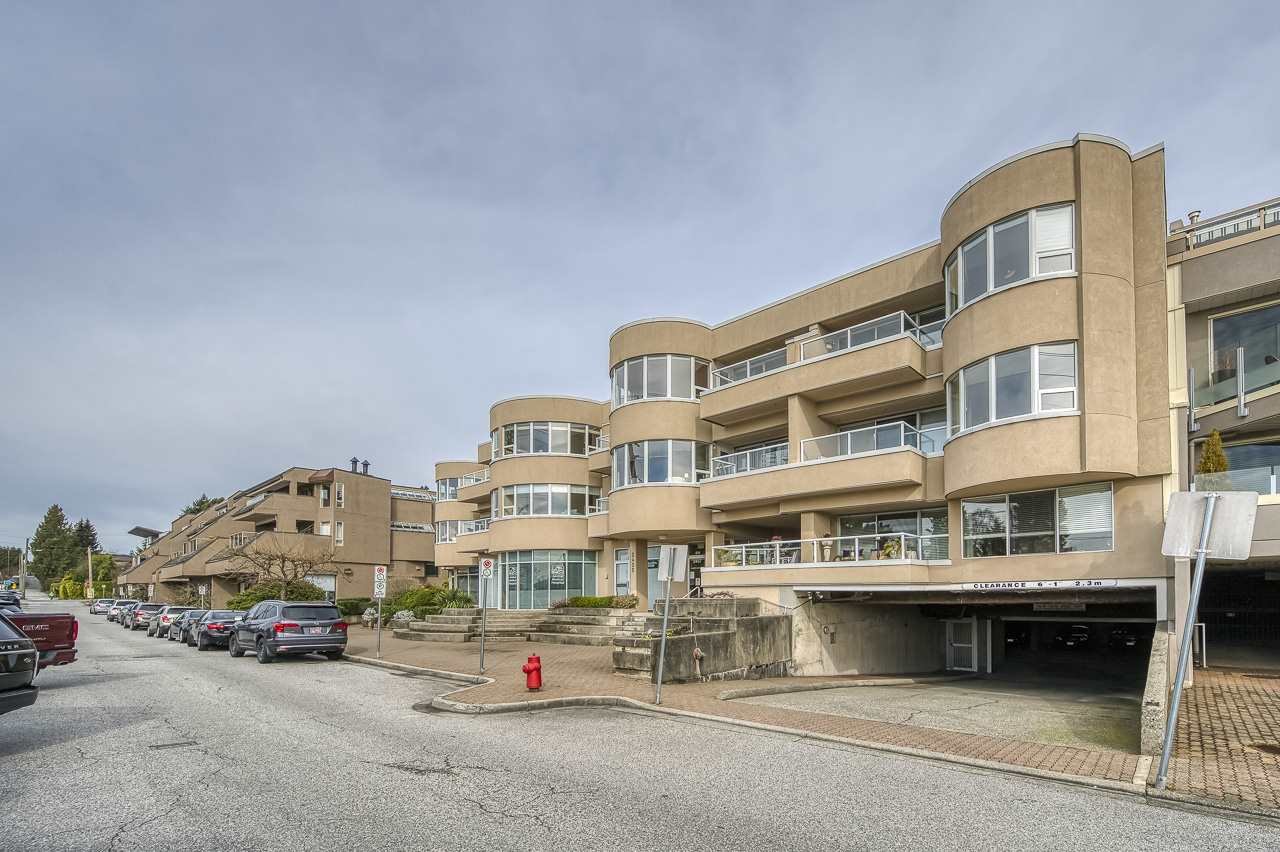 302-2455 Bellevue Ave