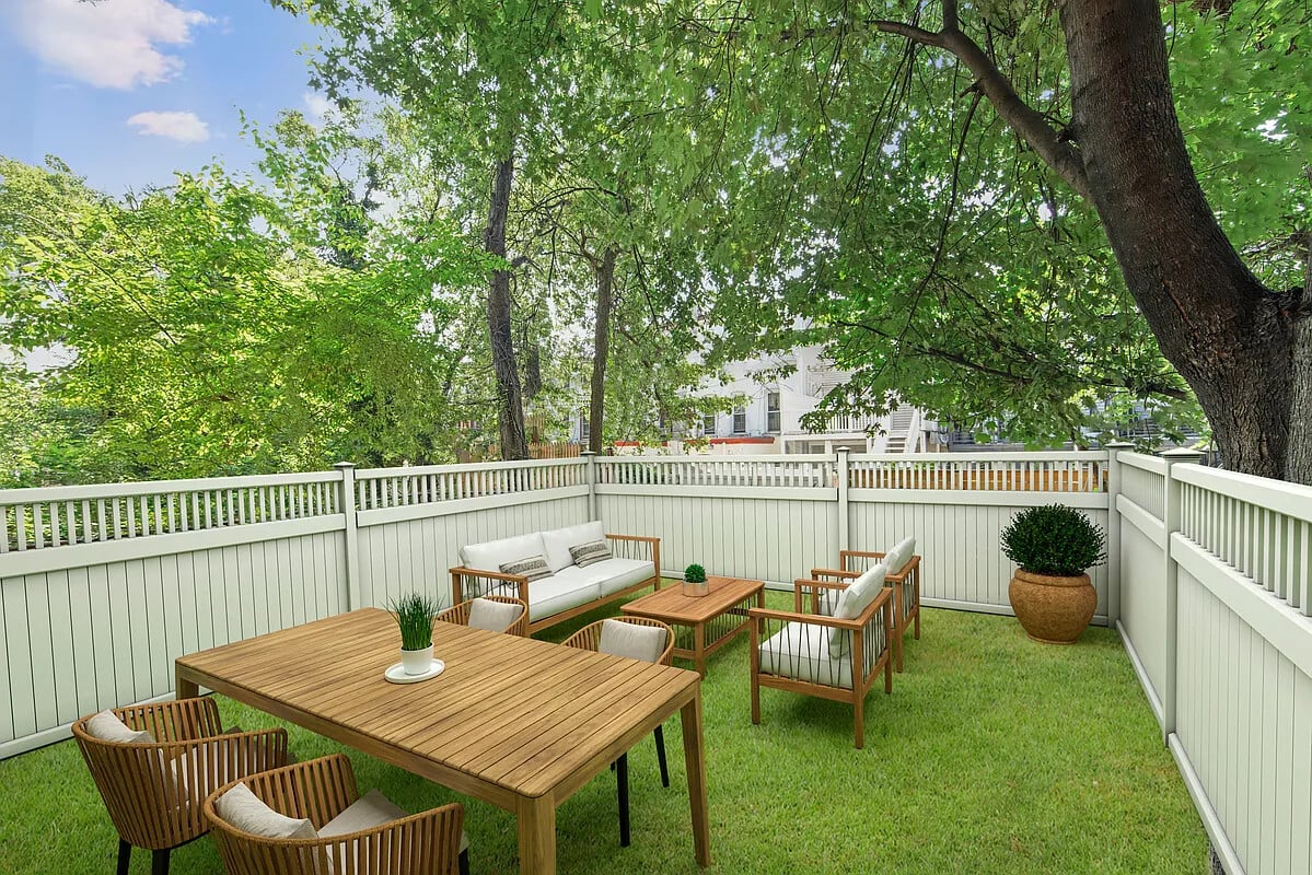 810 Macon Street, Apt 1B