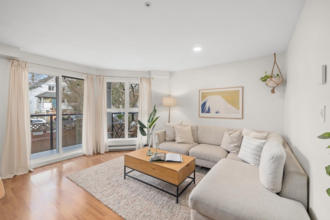 205-2212 Oxford Street, Vancouver