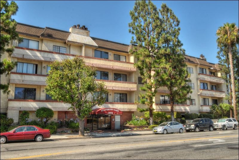 14115 Moorpark Street, Unit 202