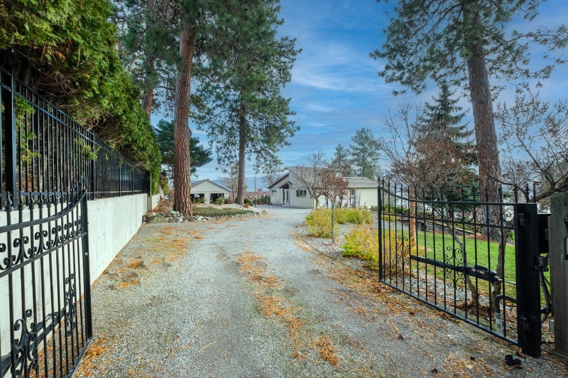 707 Brookfield Ct