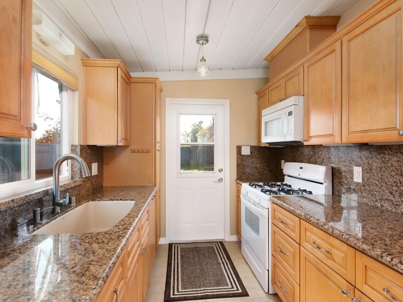 331 Redwood Ave