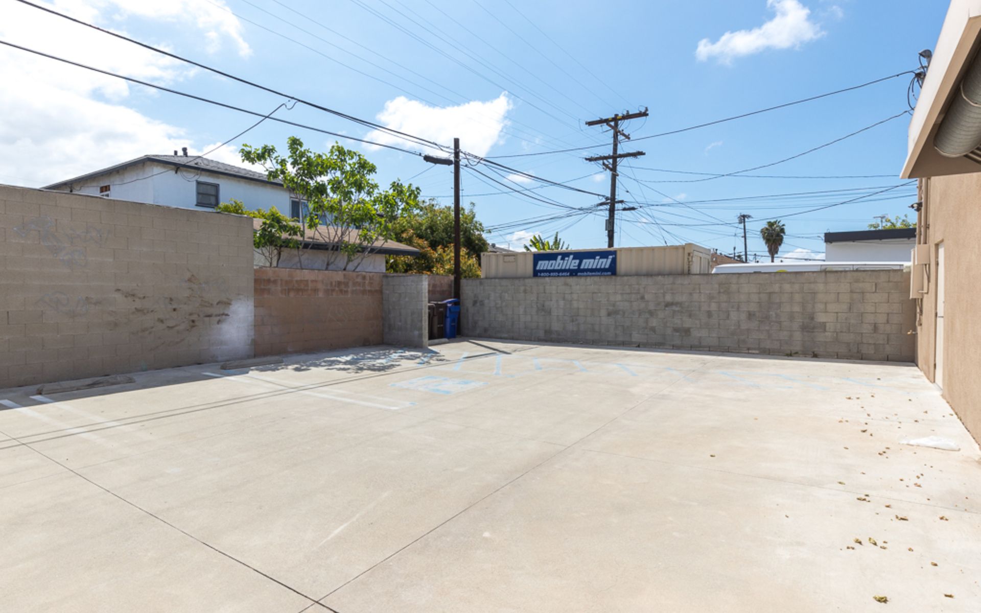 11708 Inglewood Ave