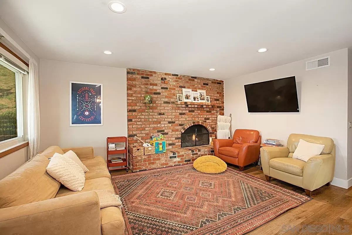3410 Saddle Drive