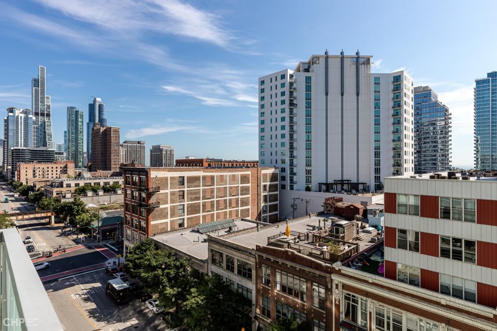 Sunny South Loop 1 Bed: 1620 S. Michigan #808