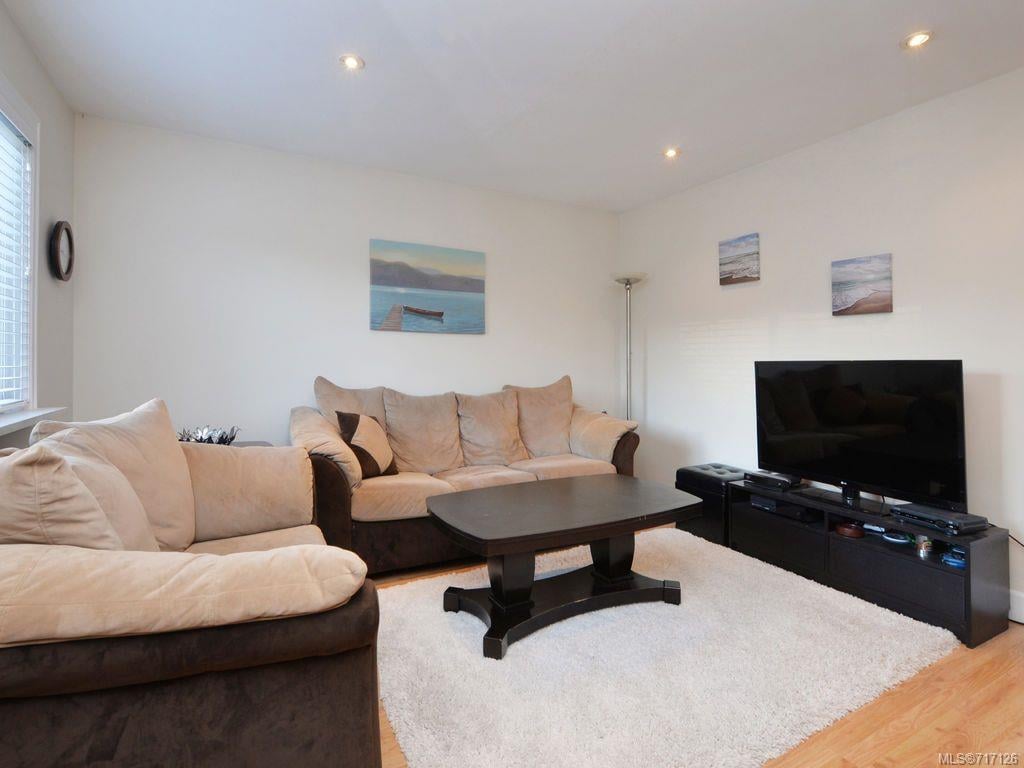 382 Selica Rd, Langford