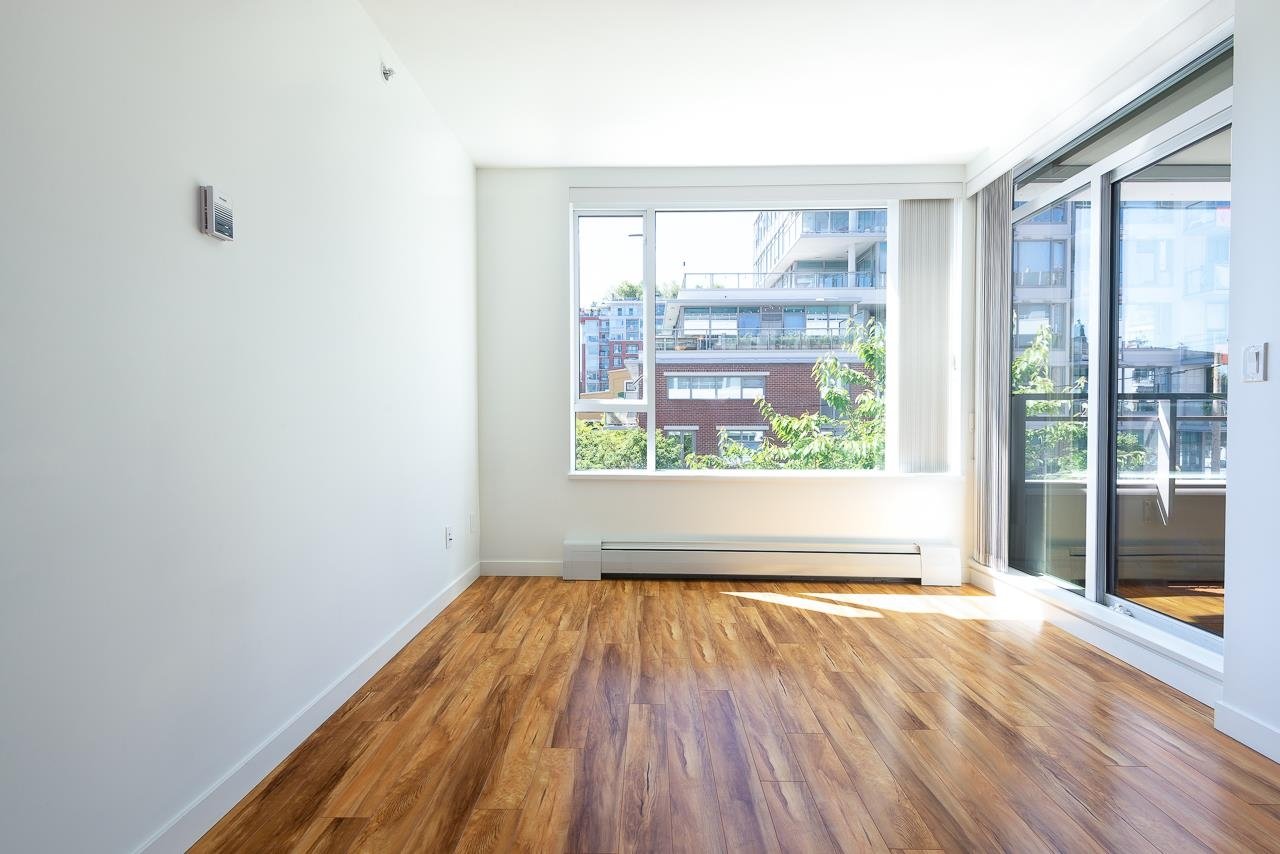 309-289 E 6th Ave