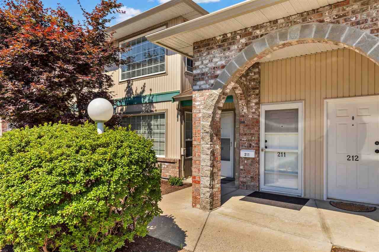 211-9855 Quarry Rd