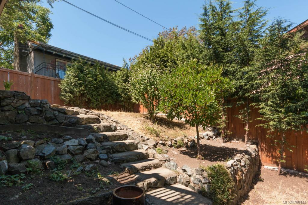 1334 Ivy Pl