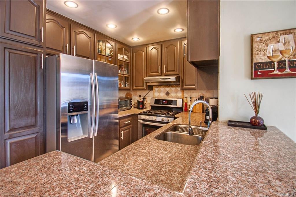 10861 Moorpark St 205 Toluca Lake CA