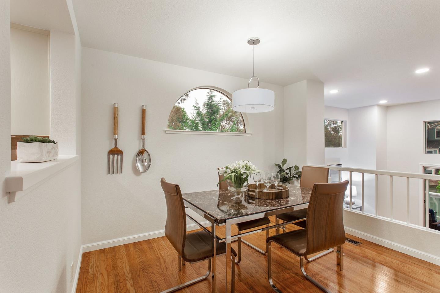 844 Portwalk Pl