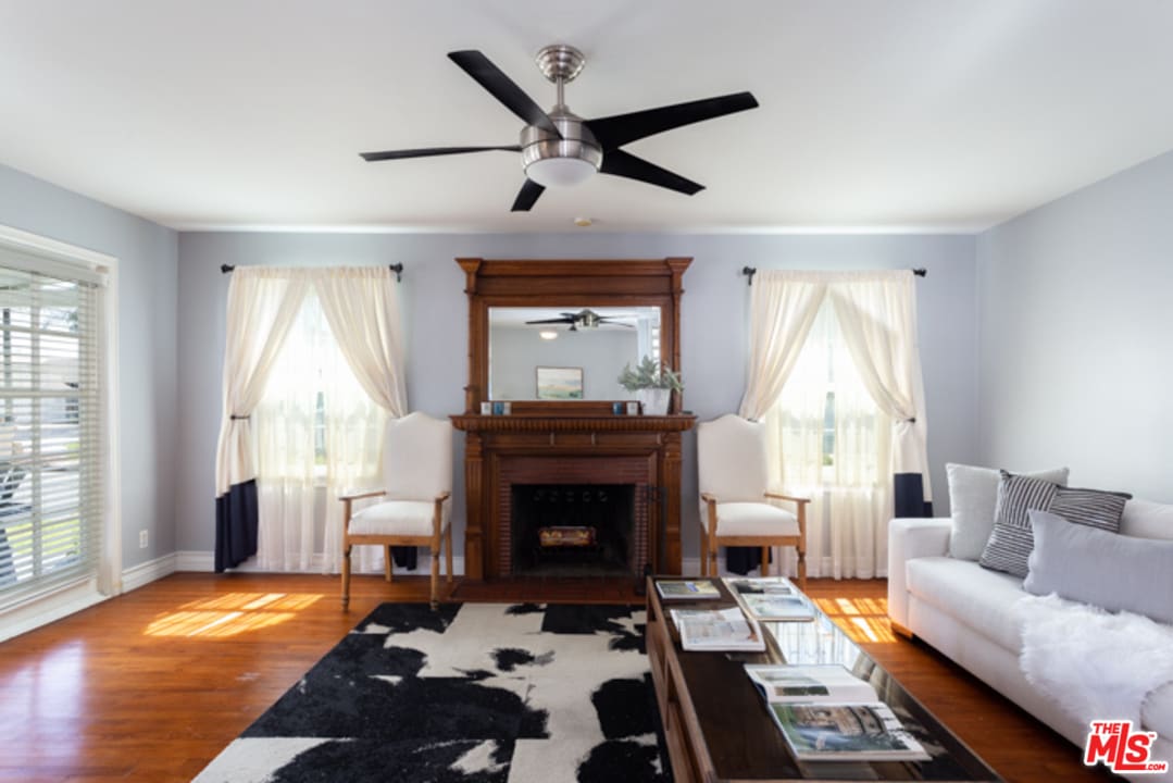 11349 Nina Pl